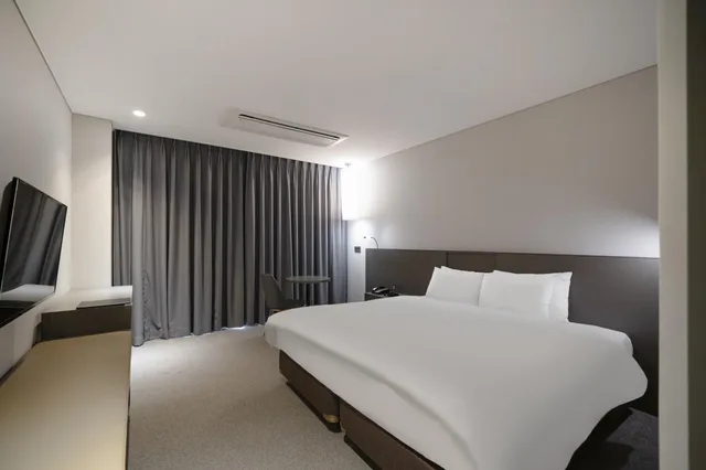 Cool, Standard, Double Bed، WesternLife Hotel 1/1