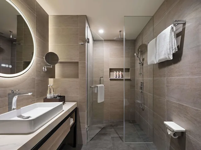 غرفة كلاسيكية بسرير كوين، Movenpick Hotel Jakarta City Centre 4/4
