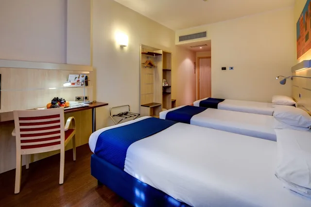 Standard, Multiple Beds، Express Holiday Inn Parma 9/10