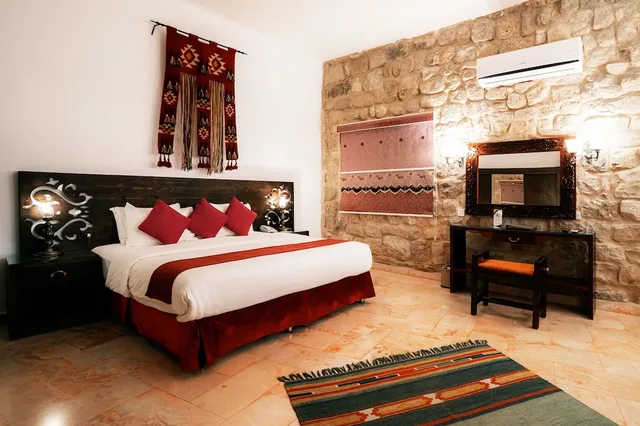 Junior Suite, King Bed, Old Village Resort Petra 6/10
