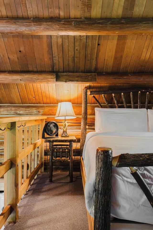 Tahoma Cabin (1 King Bed + 1 Queen Bed), Alta Crystal Resort by Gravity Haus 4/6
