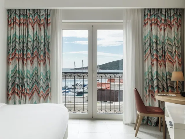 جناح ديلوكس بسرير كينج، The Chedi Lustica Bay Hotel 4/9