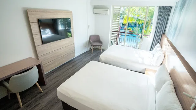 Standard, 2 Double Beds, Pool View, Novotel Cairns Oasis Resort 4/9