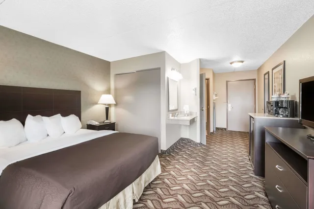 جناح بسرير كوين، Days Inn by Wyndham Bismarck 3/6
