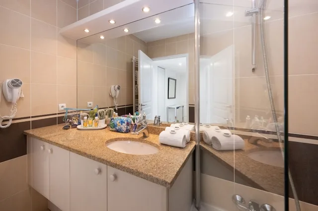 1 Bedroom, Superior, Apartment, Double Bed, Sea View, Sofa, Nemea Le Lido Cagnes sur Mer 6/8