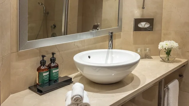 Junior Suite, Studio, King Bed, Sofa، Crowne Plaza Porto 10/10