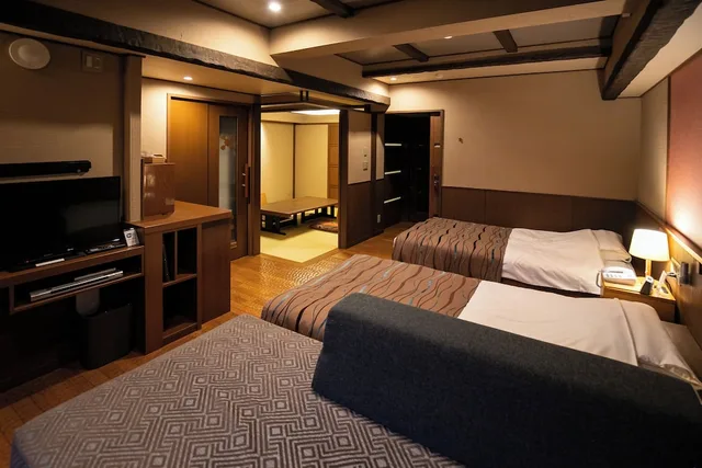 Japanese Western, East, Comfort, Futon Bed, Twin Beds, Lake View, Outdoor Bath, Sofa, East Wing، Fuji Lake Hotel 4/5