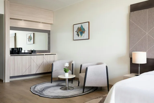 جناح جونيور، Sheraton Milan Malpensa Airport Hotel & Conference Centre 2/5