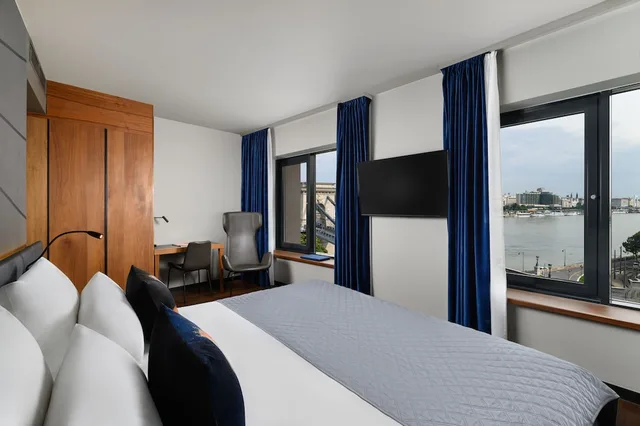 Legendary, Bridge View، Hotel Clark Budapest 4/7