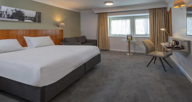 غرفة سوبيريور عائلية، Cambridge Bar Hill Hotel - Signature Collection By Best Western 1/3