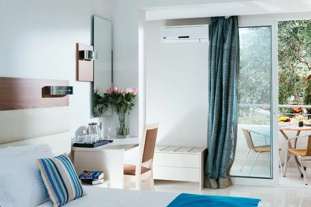 Room, Double or Twin Bed, Garden or Mountain View، Elounda Akti Olous Hotel - Adults Only 5/10
