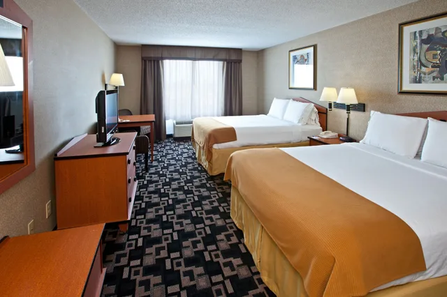 غرفة قياسية بسرير فردي، Holiday Inn Express Hotel And Suites Greenwood 2/2