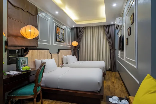 1 Bedroom, Triple, 1 Queen and 1 Single Bed, Bella Rosa Hotel 2/5