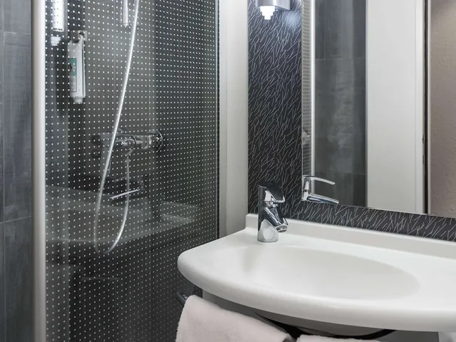 غرفة قياسية بسريرين منفصلين، ibis Liege Centre Opera 3/5