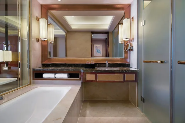 غرفة تنفيذية، Sheraton Grand Zhengzhou Hotel 5/6