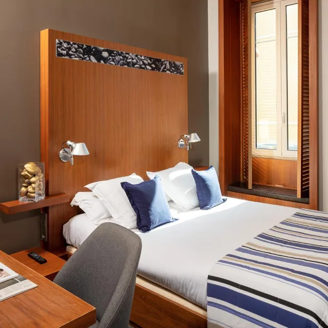 غرفة قياسية بسرير مزدوج بشرفة بإطلالة، Hotel Beau Rivage 2/4