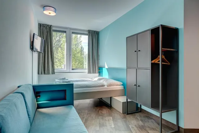 غرفة بخمسة أسرّة، MEININGER Hotel Munich Olympiapark 3/4