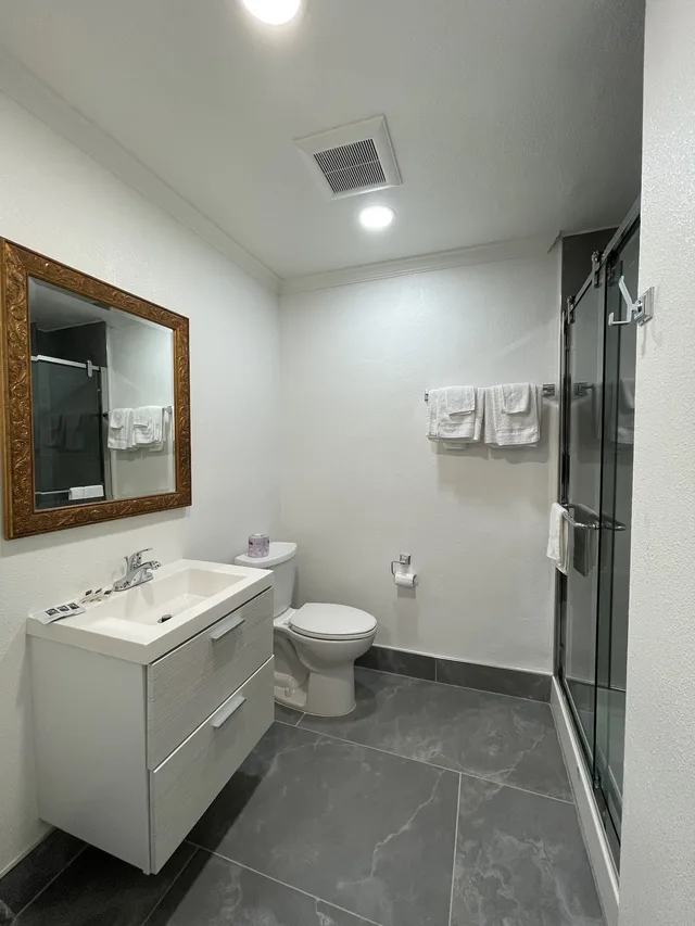 غرفة ديلوكس بسرير كوين، Ritz Inn San Francisco SFO Airport 5/6