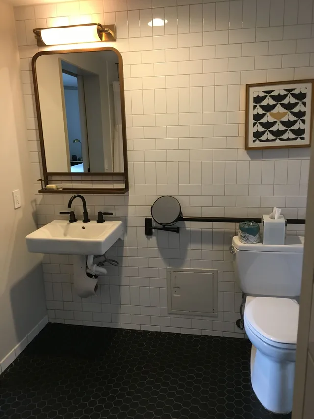 جناح جونيور مع أريكة، Hotel Phillips Kansas City Curio Collection by Hilton 5/6