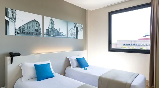 غرفة بسرير كوين، B&B Hotel Ferrara 2/10