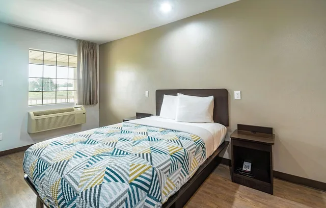 غرفة قياسية بسرير مزدوج للمدخنين، Motel6 Livingston, TX 3/6