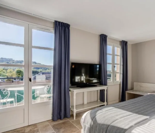 Suite, Queen Bed, Sea View, Sofa, Terrace, Le Fregate Provence 2/5