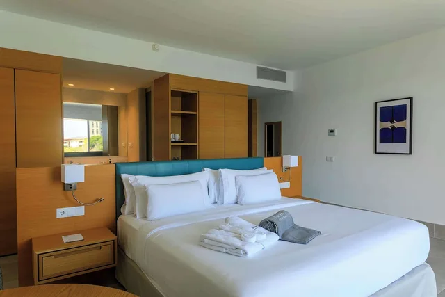 غرفة ديلوكس بسرير كينج بإطلالة على البحر، Barcelo Praia Cape Verde 1/10