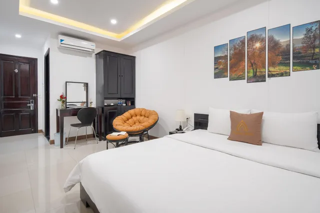 Deluxe, King Bed, Phuong Dong Hotel & Apartment 1/2