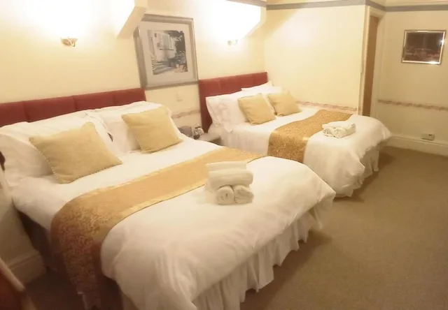 غرفة عائلية بسريرين مزدوجين، OYO Lily Hotel Blackpool 1/5