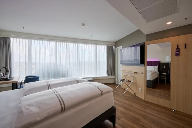 غرفة بسرير مزدوج لذوي الإعاقة، The Premier Inn Hotel Wurzburg 1/1