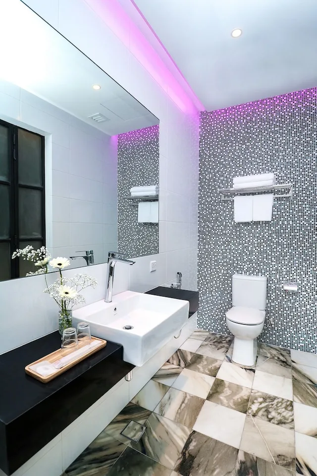 جناح سيغنتشر بسرير كينج وسرير كوين، Macalister Terraces Hotel 6/6