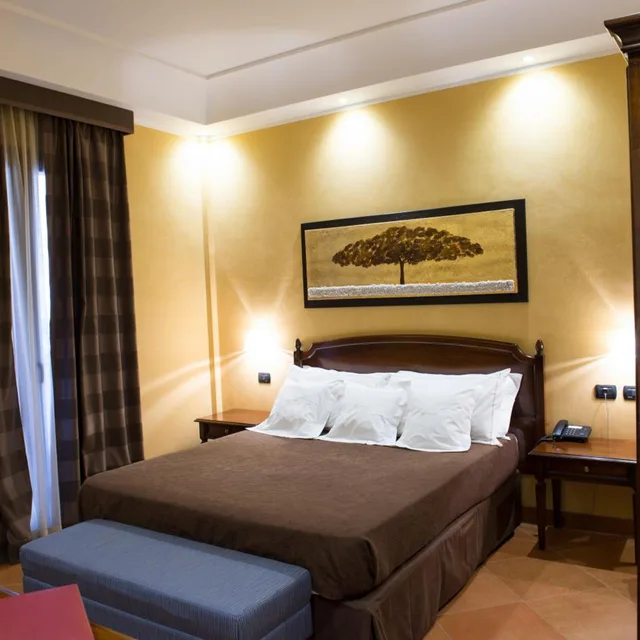 جناح، Artemis Hotel 2/9