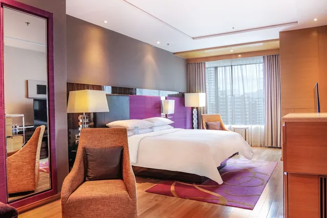 3 Bedrooms, Club, Suite, 3 Double Beds, Renaissance Bangkok Ratchaprasong Hotel 1/9
