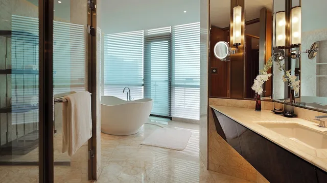 غرفة بريميوم بسرير كينج بشرفة، Intercontinental Changsha 6/8