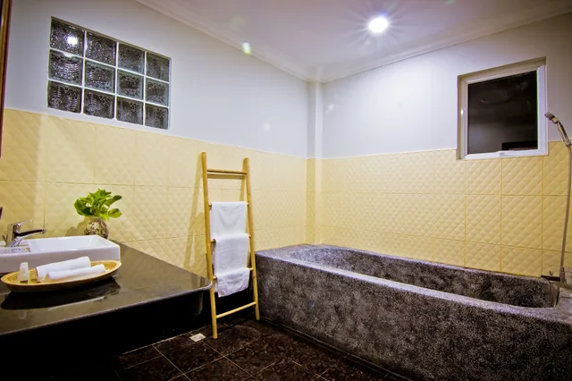 جناح تنفيذي بسرير مزدوج بإطلالة على المسبح، Ravorn Villa Boutique 4/4