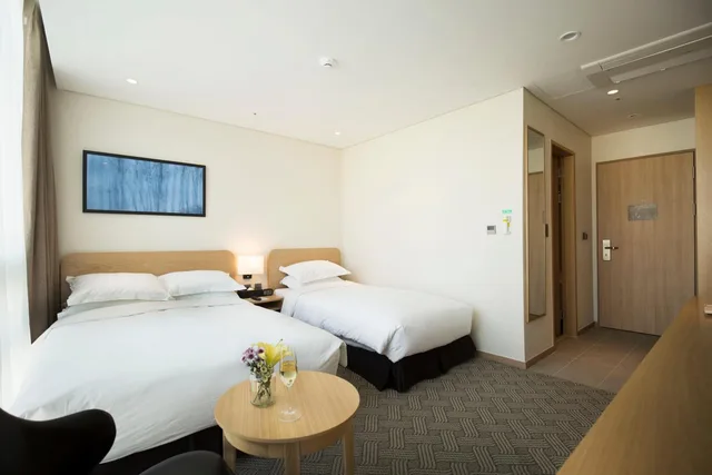 Family, Lateral Side Sea View، Best Western Haeundae Hotel 8/10