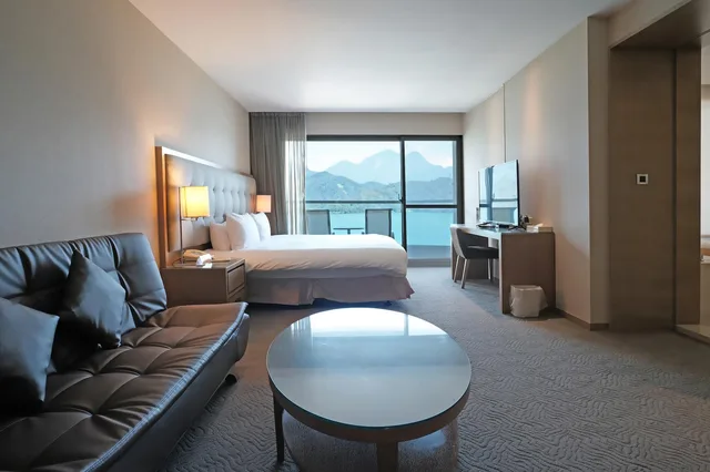 جناح ركني، Hotel Del Lago 1/1