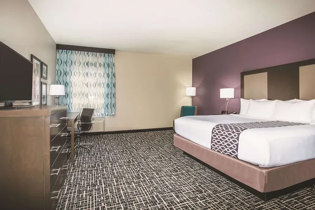 Room, King Bed, Mountain View, La Quinta Inn & Suites By Wyndham La Verkin-Gateway To Zion 2/4