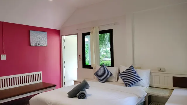 بنغل، Bay Beach Resort 1/7