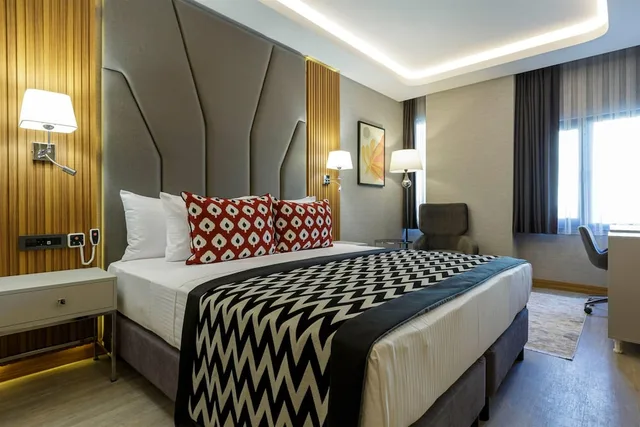 غرفة قياسية بسريرين منفصلين، Ramada Encore by Wyndham Istanbul Sisli 2/8