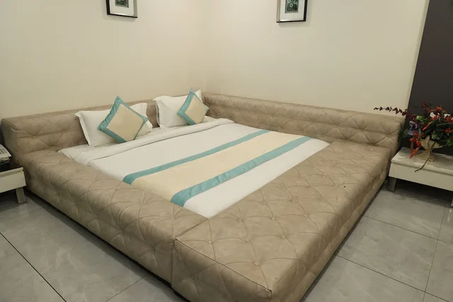 جناح رئاسي بسرير كينج مع أريكة، SN Blu Hotel 5/7