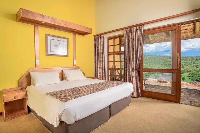 Connecting, King Bed, Hannah Game Lodge 1/1