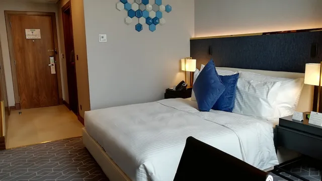Superior, Queen Bed, Millennium Madinah Airport 2/6