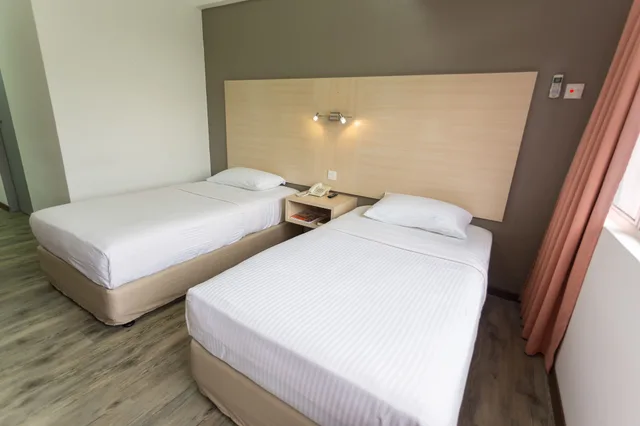 غرفة ديلوكس بسريرين منفصلين، Ymca International Hostel 1/3