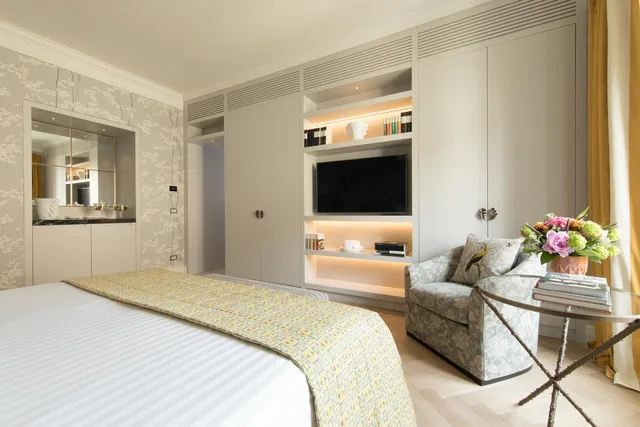 غرفة ديلوكس بسرير مزدوج، Rocco Forte Hotel Savoy Florence 1/2