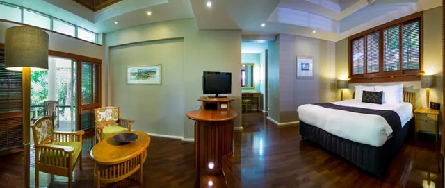 Reef, Suite, King Bed, GREEN ISLAND RESORT 1/3