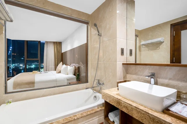 جناح رئاسي بانورامي بإطلالة، Alansea Danang Hotel 3/4