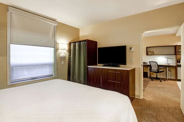 جناح بسرير كينج مع أريكة، Home2 Suites By Hilton West Edmonton Alberta Canada 1/5