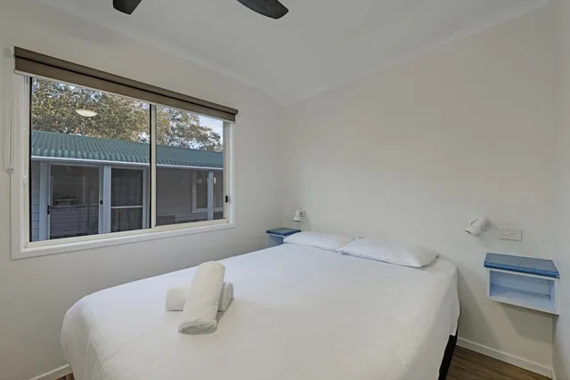 كابينة اقتصادية بأسرّة بطابقين وسرير كوين بغرفتي نوم، Discovery Parks - Byron Bay 1/3