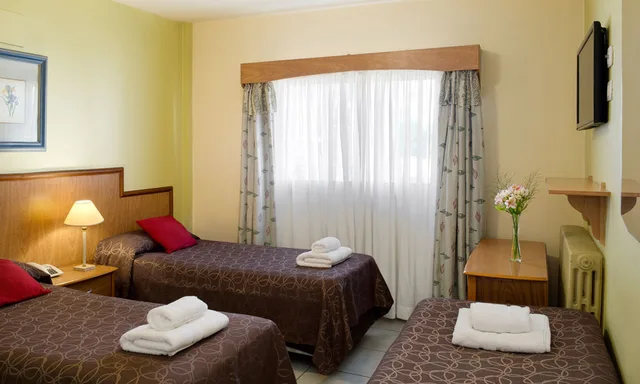 غرفة قياسية ثلاثية، Hotel Internacional Bariloche 2/2